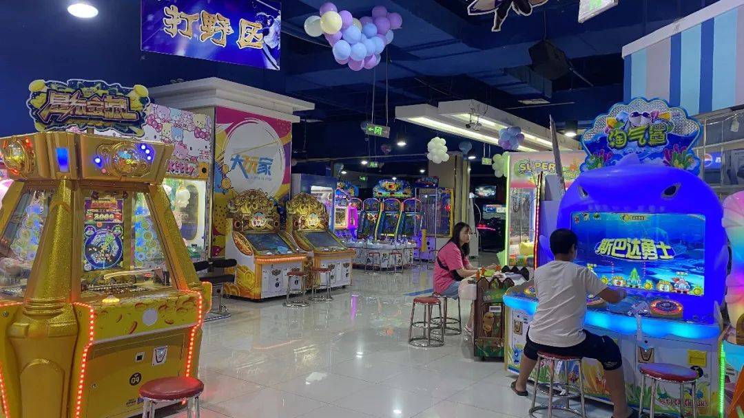 成都 大玩家(武侯万达店) 投篮机,没有任何炫酷的外表 仅仅是三五个小
