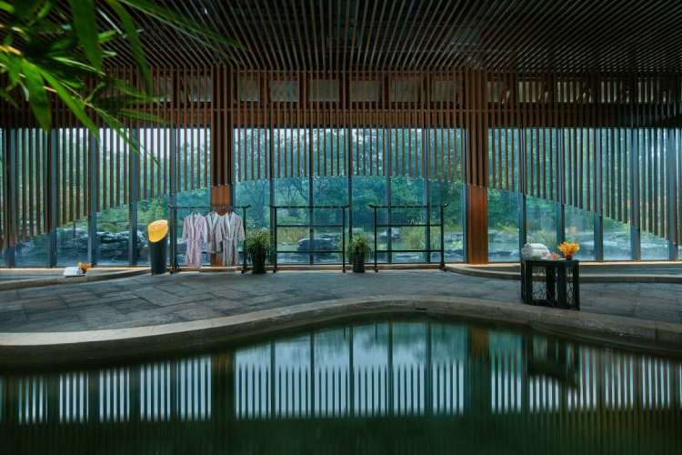 暖心阁室内温泉正面.jpg