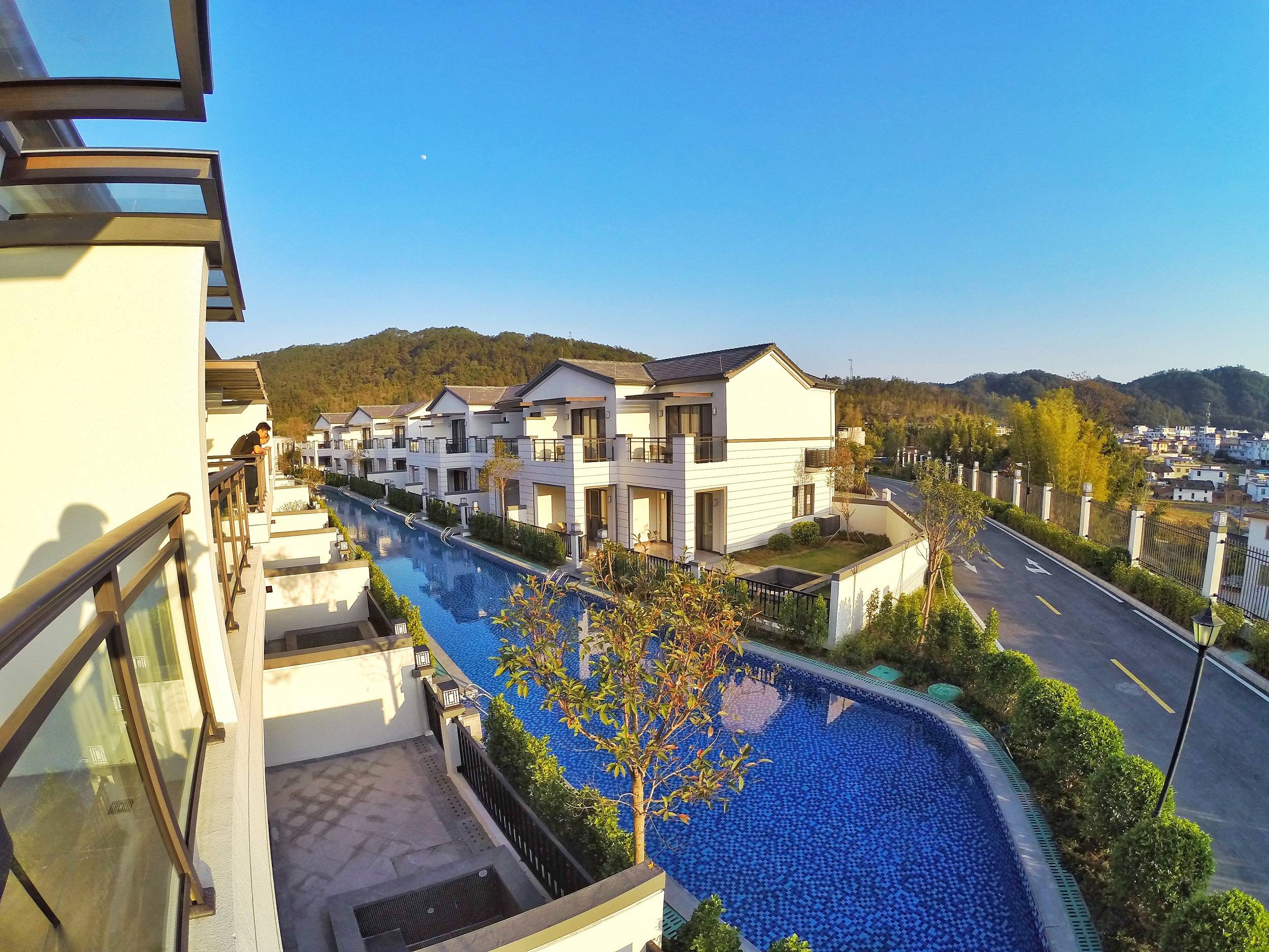 韶关仁化丹霞丰源温泉酒店两天一夜套餐徽派建筑住宿1晚农家自助早餐